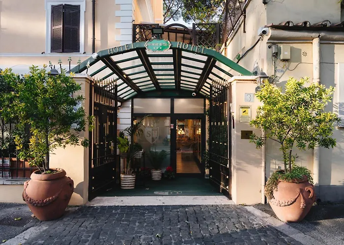 Hotel Sourire 3*