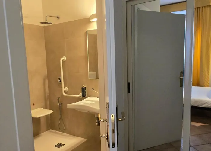 Sourire Hotel 3*